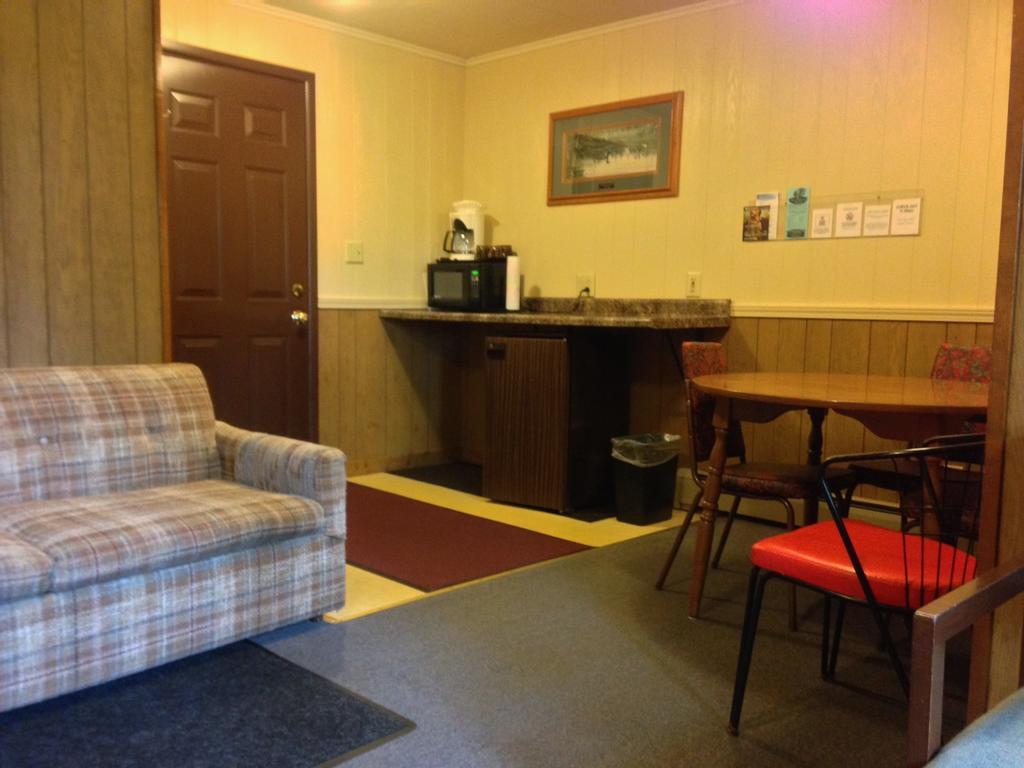 Indianhead Motel Ironwood Rum bild
