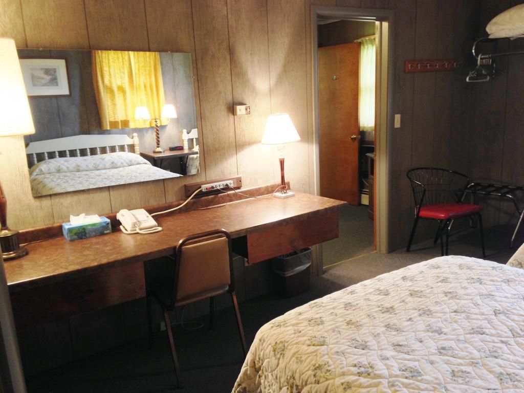 Indianhead Motel Ironwood Rum bild