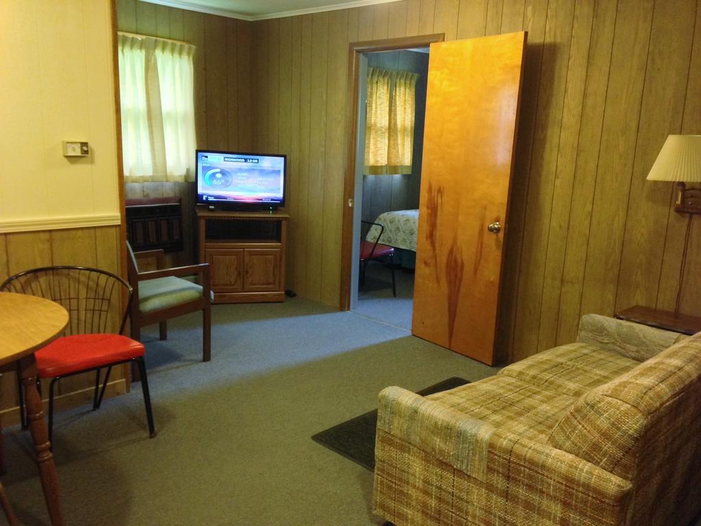 Indianhead Motel Ironwood Rum bild